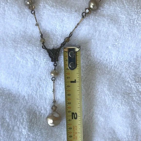 Simulated Pearl & Crystal Necklace - Picture 6 of 8